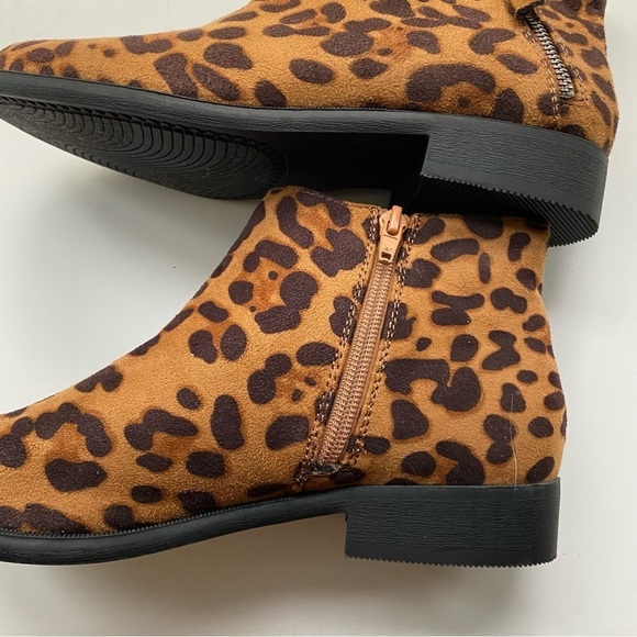 NWOT Time & Tru Suede Leopard Ankle Boots 7.5 - Picture 2 of 7
